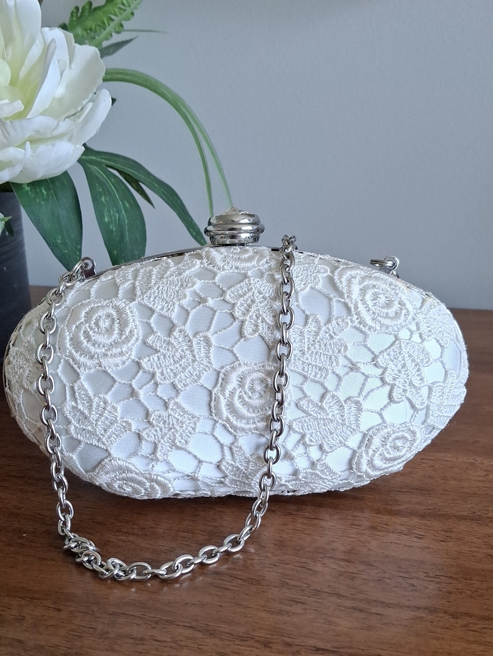 Sondra Roberts Floral Crochet Satin Chain Strap Evening/Bridal Bag - Picture 4 of 10